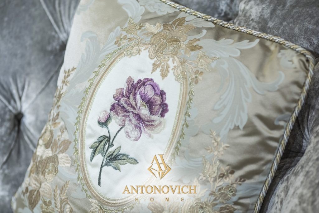 Декоративные подушки от Antonovich Home